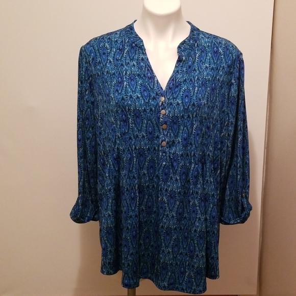 dressbarn Tops - Dressbarn Womans peacock pattern blouse